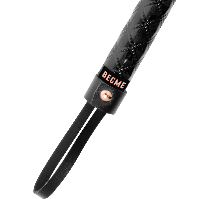 Begme - Martinet BDSM avec Poignée en Simili Cuir Noir