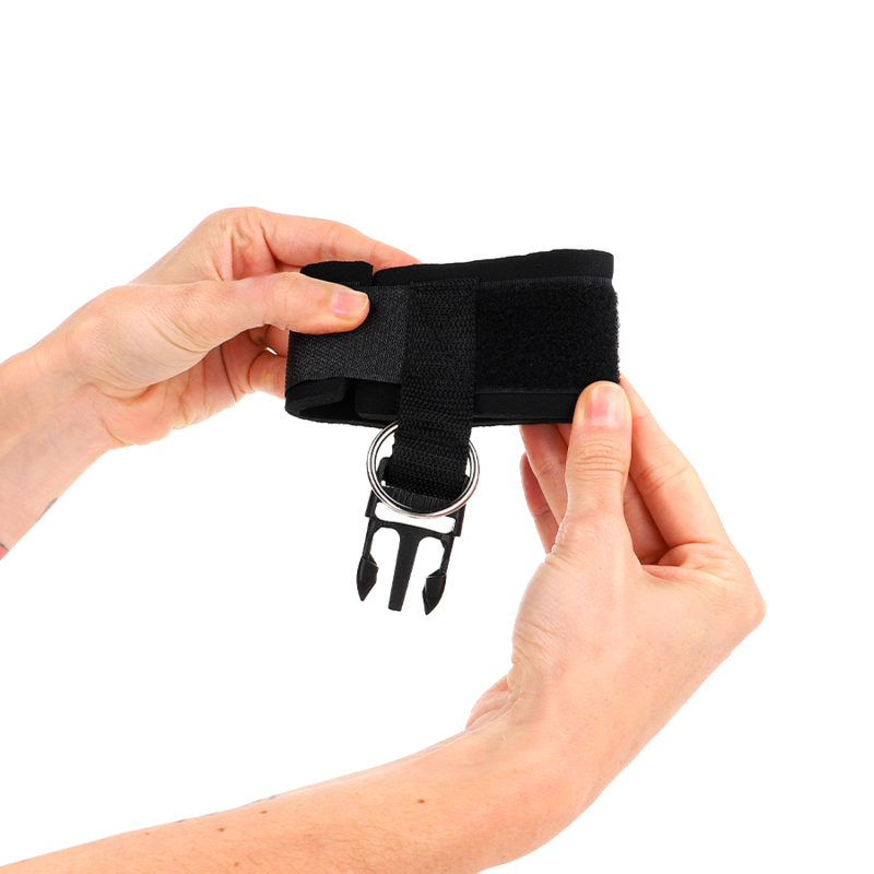 Menottes Néoprène Réglables Noires 22-34cm - KINK - KINK WRIST RESTRAINT