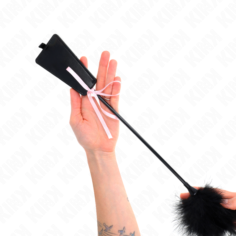Plumeau Érotique Plumes Chatouillantes Nœud Rose 49cm - KINK - KINK IMPACT & TOUCH